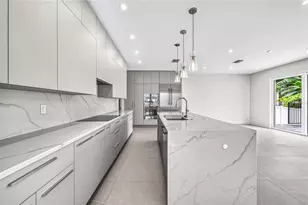 2590 Floyd St, Sarasota, FL 34239 - Photo 24