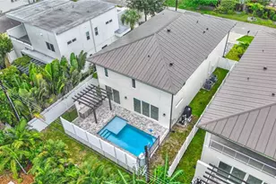2590 Floyd St, Sarasota, FL 34239 - Photo 68