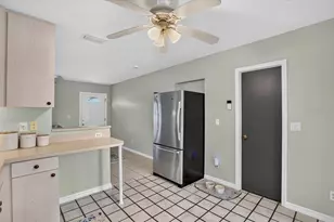 879 E Seminole Dr, Venice, FL 34293 - Photo 10