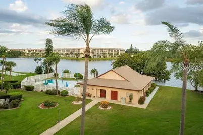 4105 Lake Bayshore Drive, Bradenton, FL 34205 - Photo 2