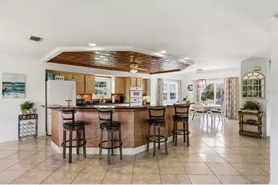 505 59th Street, Bradenton Beach, FL 34217 - Photo 6