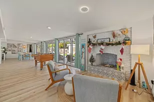 2069 Bougainvillea St, Sarasota, FL 34239 - Photo 16