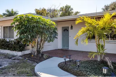 5201 Stevens Drive, Sarasota, FL 34234 - Photo 4
