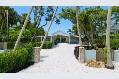 1275 Port Lane, Sarasota, FL 34242 - Photo 2