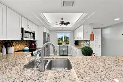 9604 Cortez Road W #422, Bradenton, FL 34210 - Photo 12