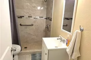 2031 4th St, Sarasota, FL 34237 - Photo 16