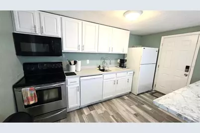 2031 4th Street, Sarasota, FL 34237 - Photo 4