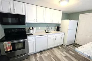 2031 4th St, Sarasota, FL 34237 - Photo 4