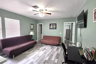 2031 4th St, Sarasota, FL 34237 - Photo 8