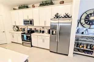 5639 N Honore Ave, Sarasota, FL 34243 - Photo 10