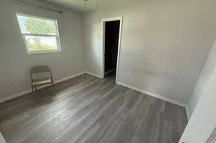 1402 4th Ave NE, Ruskin, FL 33570 - Photo 8