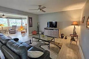 5468 Riverbluff Cir, Sarasota, FL 34231 - Photo 12