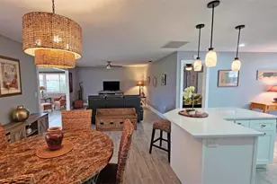 5468 Riverbluff Cir, Sarasota, FL 34231 - Photo 8