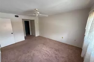 2536 Clubhouse Cir, Sarasota, FL 34232 - Photo 16