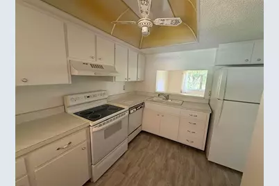2536 Clubhouse Circle #202, Sarasota, FL 34232 - Photo 6