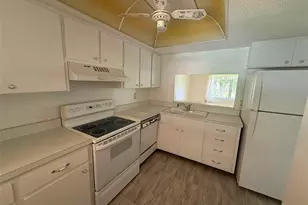 2536 Clubhouse Cir, Sarasota, FL 34232 - Photo 6