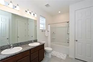 3551 74th Ave Circle E, Sarasota, FL 34243 - Photo 26