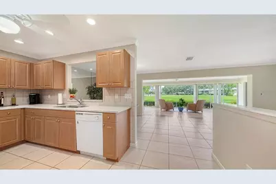 5621 Palm Aire Drive, Sarasota, FL 34243 - Photo 22