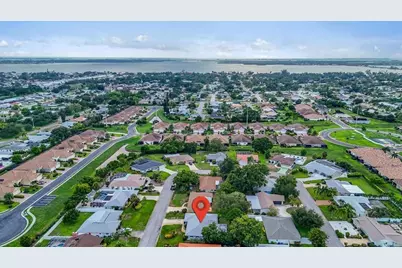6814 16th Avenue Drive W, Bradenton, FL 34209 - Photo 2