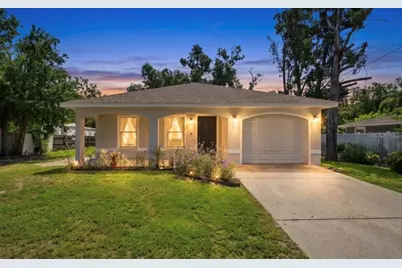 5717 E 11th Street E, Bradenton, FL 34203 - Photo 1