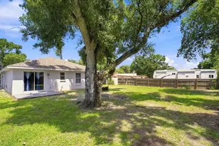 5717 E 11th Street E, Bradenton, FL 34203 - Photo 20