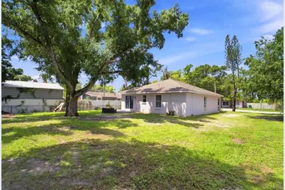 5717 E 11th Street E, Bradenton, FL 34203 - Photo 26