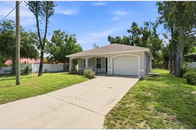 5717 E 11th Street E, Bradenton, FL 34203 - Photo 2