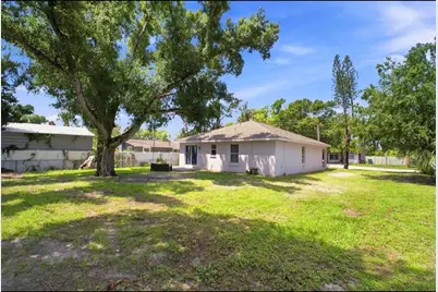 5717 E 11th Street E, Bradenton, FL 34203 - Photo 24