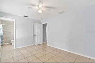 5717 E 11th Street E, Bradenton, FL 34203 - Photo 2
