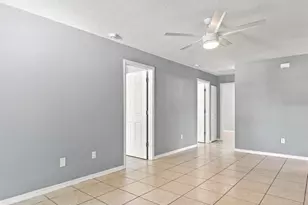 5717 E 11th Street E, Bradenton, FL 34203 - Photo 4