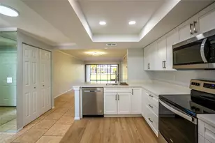 5797 Summerside Ln, Sarasota, FL 34231 - Photo 4