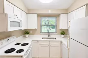 4200 Winthrop St, Sarasota, FL 34232 - Photo 6