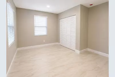 2103 45th Street Court E, Bradenton, FL 34208 - Photo 6