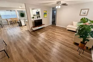 8628 Magnolia Dr, Seminole, FL 33777 - Photo 14