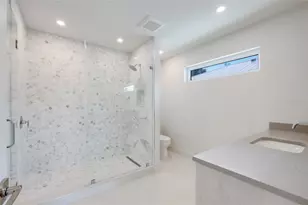 2596 Floyd St, Sarasota, FL 34239 - Photo 20