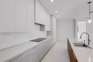 2596 Floyd St, Sarasota, FL 34239 - Photo 8