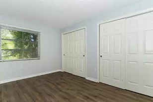942 La Costa Cir, Sarasota, FL 34237 - Photo 12