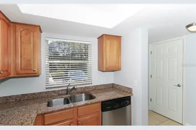 942 La Costa Circle #9, Sarasota, FL 34237 - Photo 8