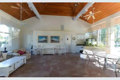 942 La Costa Circle #9, Sarasota, FL 34237 - Photo 22