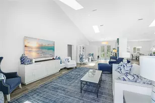 7780 Holiday Dr N, Sarasota, FL 34231 - Photo 14