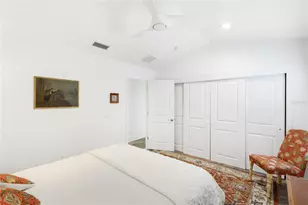 7780 Holiday Dr N, Sarasota, FL 34231 - Photo 38