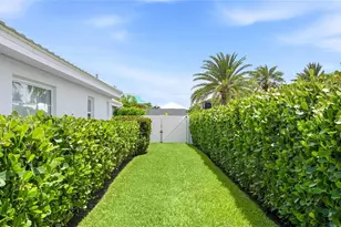 7780 Holiday Dr N, Sarasota, FL 34231 - Photo 54