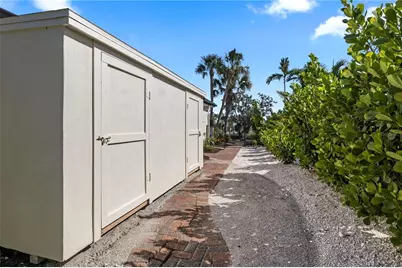 624 Dundee Lane, Bradenton Beach, FL 34217 - Photo 50