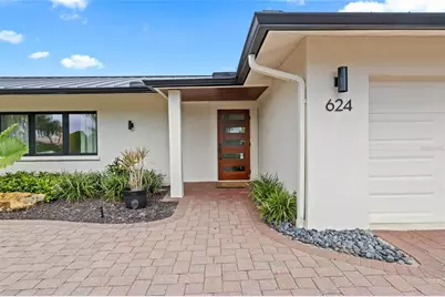 624 Dundee Lane, Bradenton Beach, FL 34217 - Photo 36