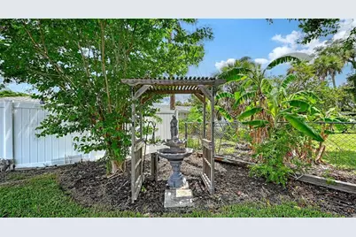 6711 S Lockwood Ridge Road, Sarasota, FL 34231 - Photo 44
