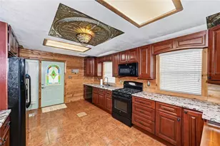 714 29th St W, Bradenton, FL 34205 - Photo 16