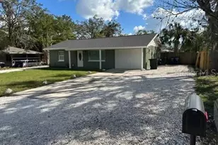 2404 52nd Ave Dr W, Bradenton, FL 34207 - Photo 2
