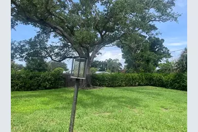 2253 Valencia Drive, Sarasota, FL 34239 - Photo 30
