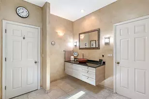 5476 Golf Pointe Dr, Sarasota, FL 34243 - Photo 40