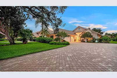 5476 Golf Pointe Drive, Sarasota, FL 34243 - Photo 2